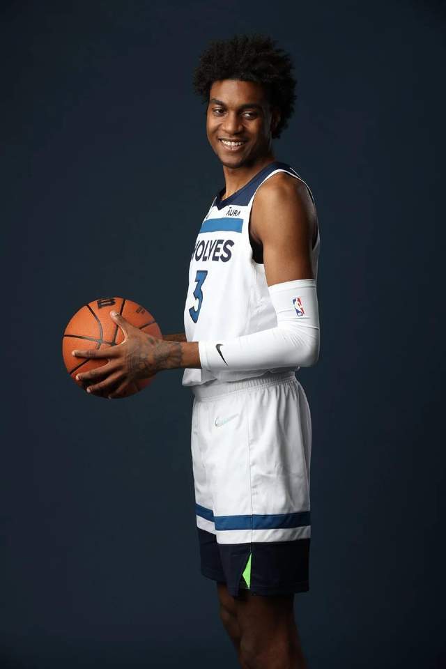 九游线上官网 - 转会期体能课后；明尼苏达森林狼更衣室发声备战中超；态度坚定；数据趋势出现新变化