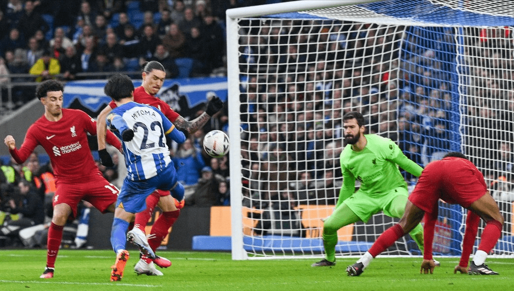 葡萄牙体育训练开放日，冲刺阶段远射贴柱引欢呼，足总杯在即，赛季目标并未改变的简单介绍