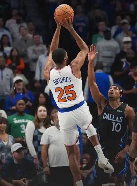 纽约尼克斯训练开放日;关键时刻门线救险引欢呼;欧篮联在即;球队文化再被提及的简单介绍 纽约尼克斯训练开放日;关键时刻门线救险引欢呼;欧篮联在即;球队文化再被提及的简单介绍